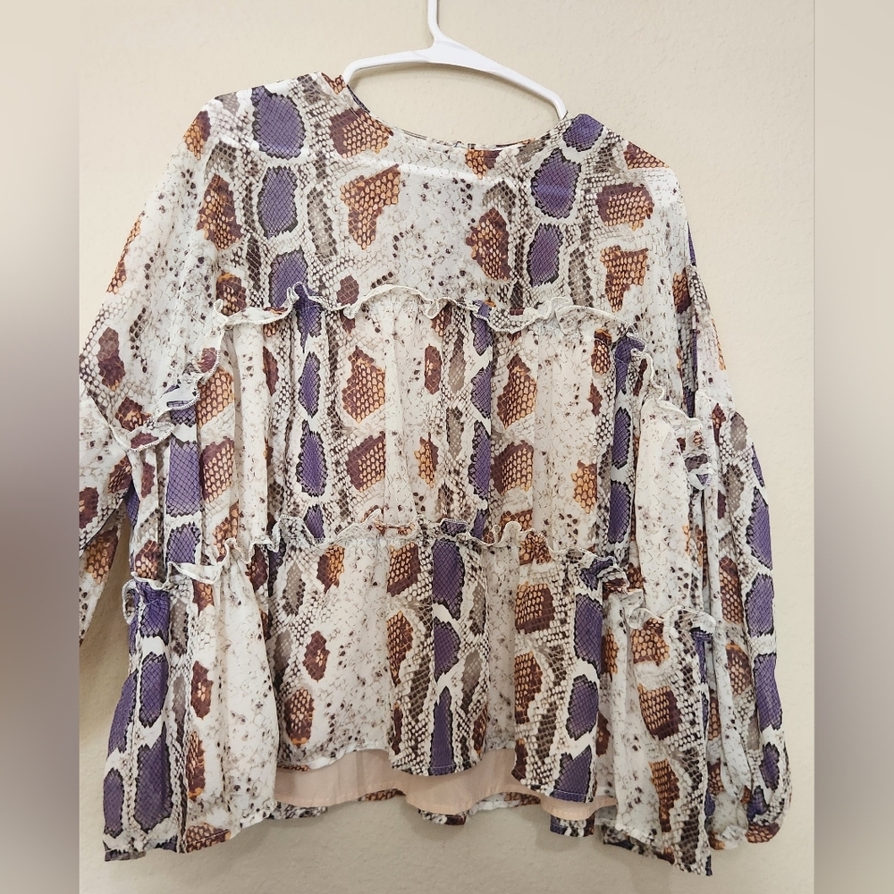 TCEC Snake Print Ruffle Top Size Small - Picture 5 of 11